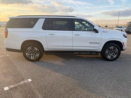 2025 Chevrolet Suburban 4WD Z71