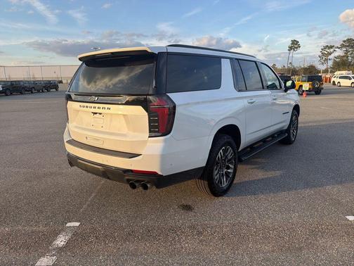 2025 Chevrolet Suburban 4WD Z71