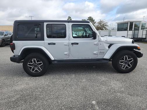 2024 Jeep Wrangler 4-Door Sahara