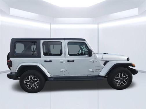 Silver Zynith Clearcoat 2024 Jeep Wrangler 4-Door Sahara