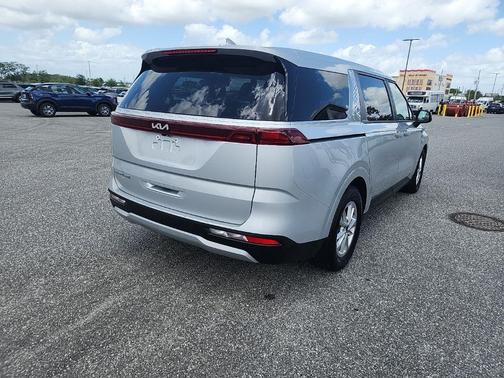 2022 Kia Carnival LX
