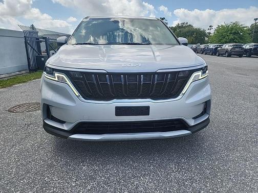 2022 Kia Carnival LX