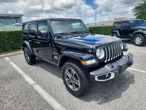 Black Clearcoat 2023 Jeep Wrangler 4-Door Sahara