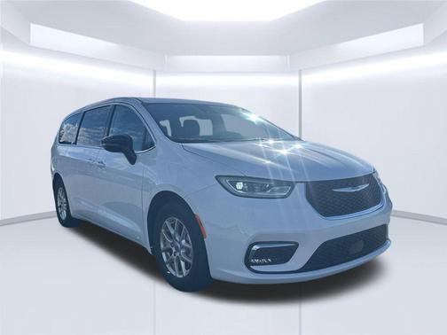 Bright White Clearcoat 2024 Chrysler Pacifica Touring L