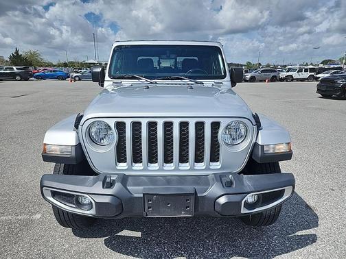 2022 Jeep Gladiator Overland