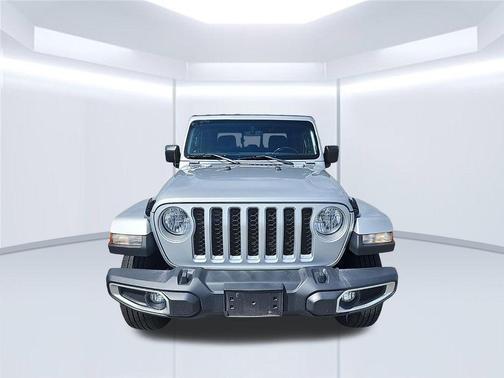 Silver Zynith Clearcoat 2022 Jeep Gladiator Overland