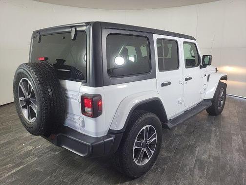 2023 Jeep Wrangler 4-Door Sahara