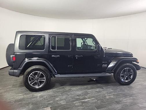 2023 Jeep Wrangler 4-Door Sahara