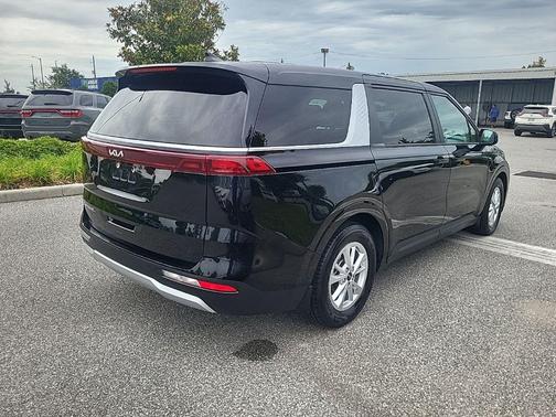 Aurora Black 2022 Kia Carnival LX