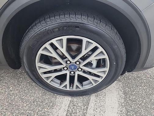 Carbonized Gray Metallic 2022 Ford Escape SEL
