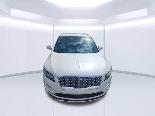 White Platinum Metallic Tri-Coat 2019 Lincoln MKC Reserve