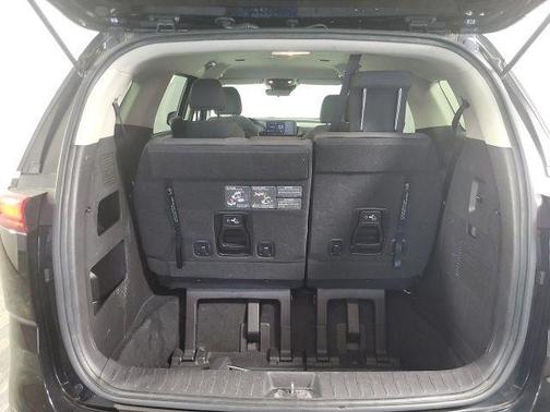 2022 Kia Carnival LX
