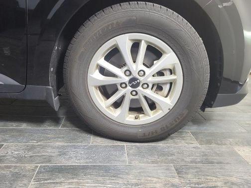 2022 Kia Carnival LX