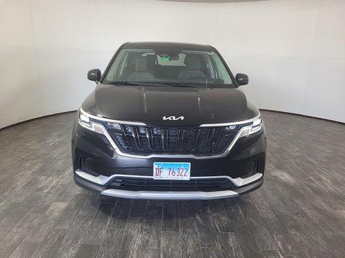 2022 Kia Carnival LX