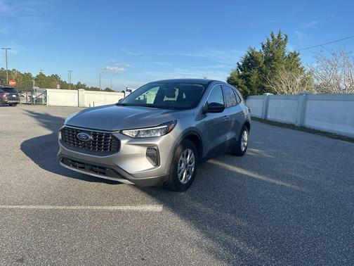 Iconic Silver Metallic 2024 Ford Escape Active