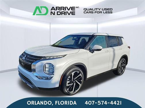 White Diamond 2024 Mitsubishi Outlander SE
