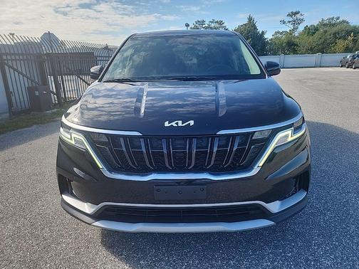 Aurora Black 2022 Kia Carnival LX