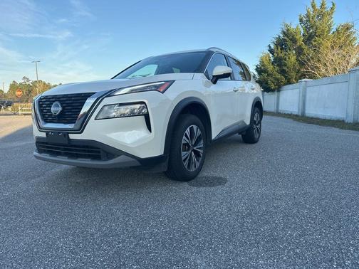 Pearl White Tricoat 2023 Nissan Rogue SV