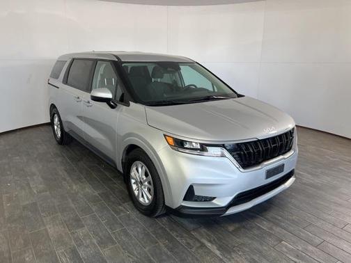 2022 Kia Carnival LX
