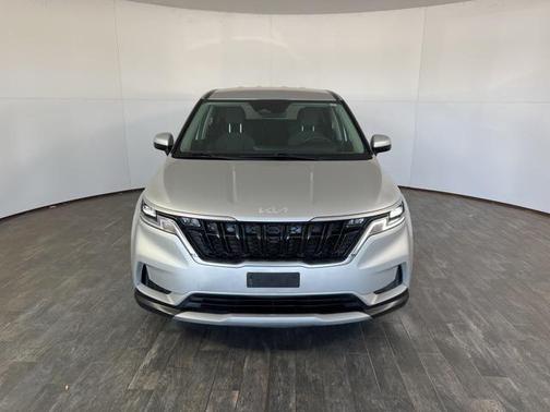 2022 Kia Carnival LX
