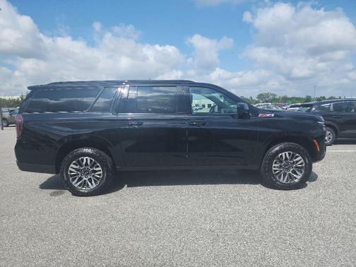 Black 2025 Chevrolet Suburban 4WD Z71