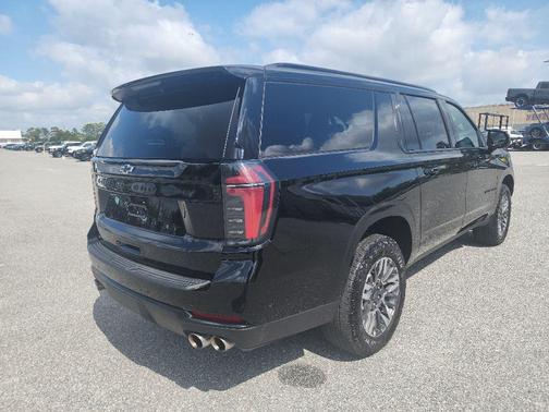 Black 2025 Chevrolet Suburban 4WD Z71