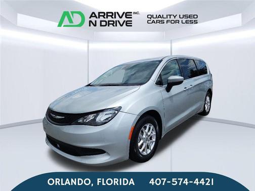 Silver Mist Clearcoat 2023 Chrysler Voyager LX