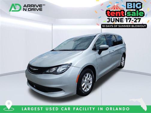 Silver Mist Clearcoat 2023 Chrysler Voyager LX