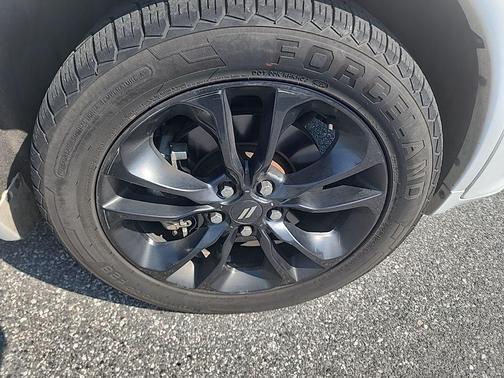 White Knuckle Clearcoat 2022 Dodge Durango R/T