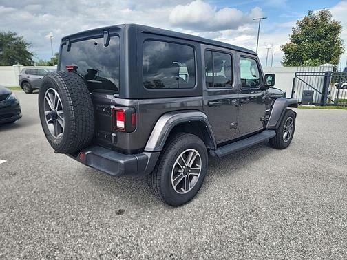 Sarge Green Clearcoat 2023 Jeep Wrangler 4-Door Sahara