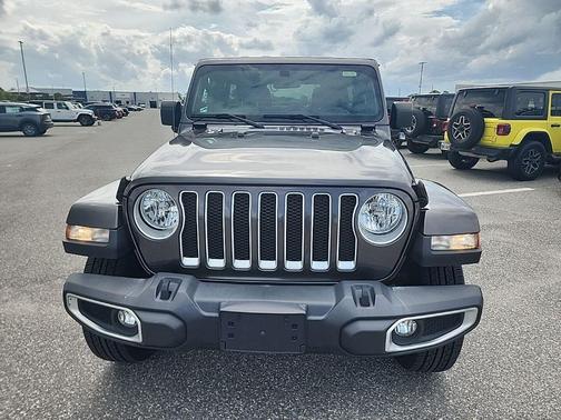 Sarge Green Clearcoat 2023 Jeep Wrangler 4-Door Sahara