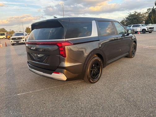 2025 Kia Carnival LXS