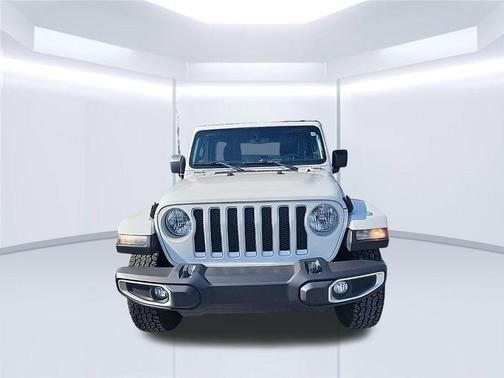 Bright White Clearcoat 2023 Jeep Wrangler 4-Door Sahara