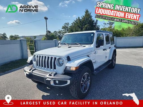 Bright White Clearcoat 2023 Jeep Wrangler 4-Door Sahara