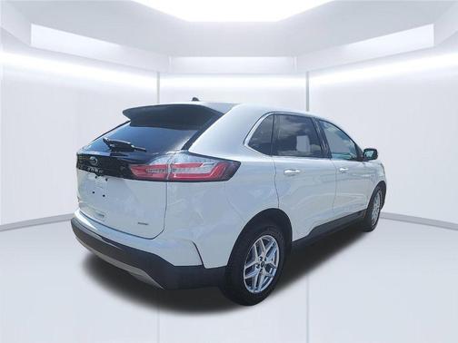 White 2022 Ford Edge SEL