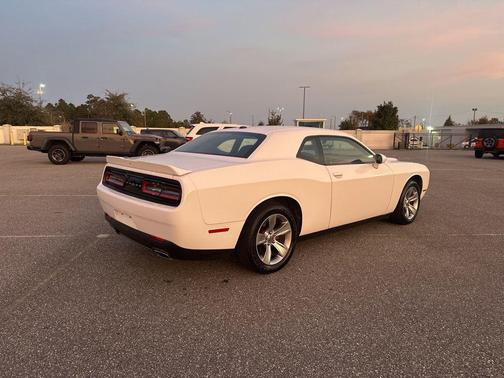 2021 Dodge Challenger SXT