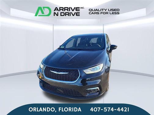 Diamond Black Crystal Pearlcoat 2025 Chrysler Pacifica L