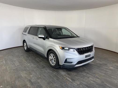 2022 Kia Carnival LX