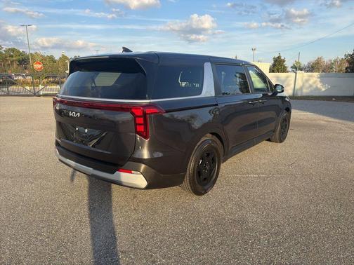 2025 Kia Carnival LXS