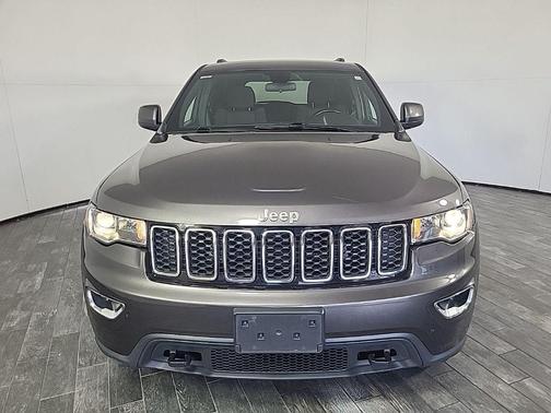 Granite Crystal Metallic Clearcoat 2021 Jeep Grand Cherokee Laredo