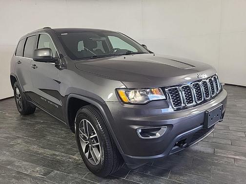 Granite Crystal Metallic Clearcoat 2021 Jeep Grand Cherokee Laredo