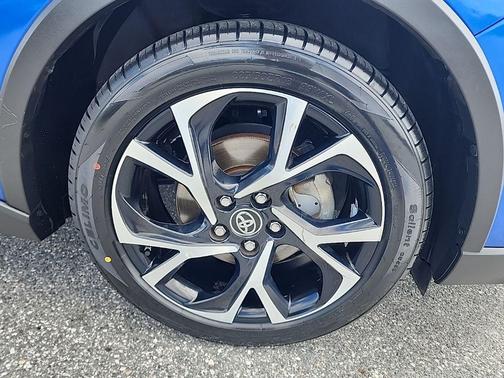 2019 Toyota C-HR XLE