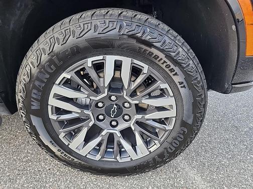 Black 2025 Chevrolet Tahoe 4WD Z71