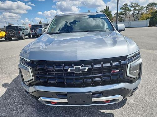 2025 Chevrolet Suburban 4WD Z71