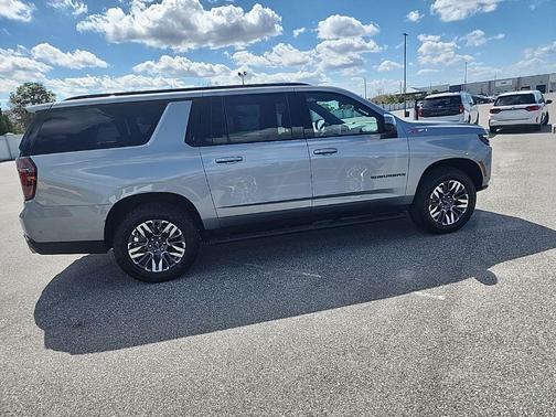 2025 Chevrolet Suburban 4WD Z71