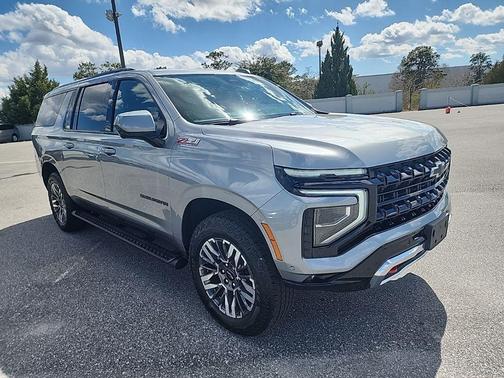 2025 Chevrolet Suburban 4WD Z71
