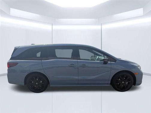 Platinum White Pearl 2025 Honda Odyssey Sport-L