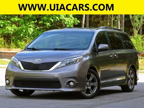 GRAY 2017 Toyota Sienna SE