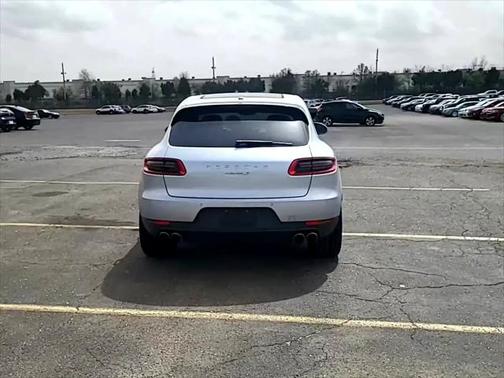 2018 Porsche Macan Base