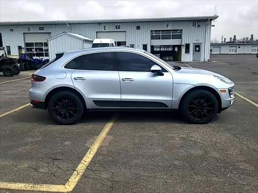 2018 Porsche Macan Base